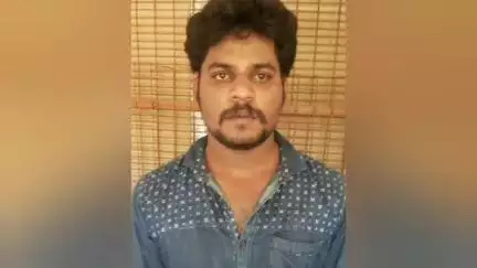 நிலக்கோட்டை: வத்தலகுண்டு அருகே ரவுடி கழுத்தை அறுத்து தலையில் கல்லை போட்டு கொலை 5 பேர் கொண்ட ரவுடி கும்பல் கைது