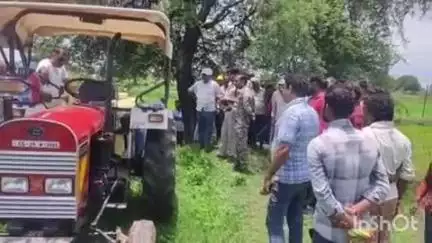बेमेतरा: चिल्फी में दवा के छिड़काव करते समय ट्रैक्टर की चपेट में आने से व्यक्ति की मौत, दाढ़ी थाना की पुलिस जांच में जुटी