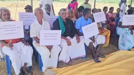 காஞ்சிபுரம்: பரந்தூர் விமான நிலைய திட்டத்திற்கு அளிக்கப்படும் இழப்பீடு தொகையை சமமாக வழங்கிடுக- மகாதேவி மங்கல கிராம மக்கள் போராட்டம்