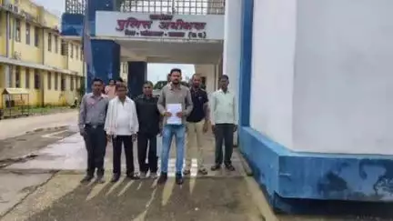 सिमगा: बनसांकरा में अवैध शराब बिक्री बंद कराने की मांग को लेकर सरपंच ने पुलिस अधीक्षक को दिया ज्ञापन