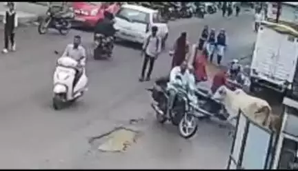 ना जाने कौनसे जन्म के...  कर्मों का फल... कब भुगतना पड़े..??? सोचने वाली बात है कि इतनी भीड़ में सिर्फ उस एक आदमी को ही क्यों गाय मार रही हैं...??  और दूसरे किसी व्यक्ति को कुछ नहीं कर रही हैं..!!