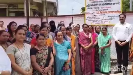 पाचोरा: शहरातील नगरपालिका जिनसमोर कवयित्री बहिणाई मार्टचे आमदार किशोर पाटील यांच्या हस्ते भूमिपूजन