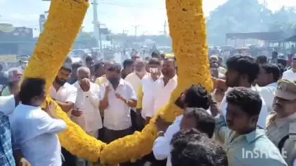 నగరంలోని 19వ డివిజన్‌లో సుపరిపాలన కార్యక్రమంలో పాల్గొన్న జిల్లా ఇంఛార్జి మంత్రి మండిపల్లి రాంప్రసాద్