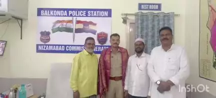 బాల్కొండ: నూతనంగా వచ్చిన ఎస్సై శైలందర్ ను మర్యాదపూర్వకంగా కలిసిన తెలంగాణ ఉద్యమకారుడు రహిమోద్దీన్
