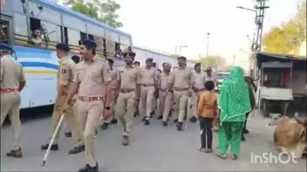 ધ્રાંગધ્રા: શહેરની સીટી પોલીસે છેલ્લા 10 દિવસમાં ટ્રાફિક ડ્રાઇવ યોજીને 50 વાહનો ડીટેઇન કરીને રૂ.1.30 લાખનો વાહન ચાલકોને દંડ ફટકાર્યો