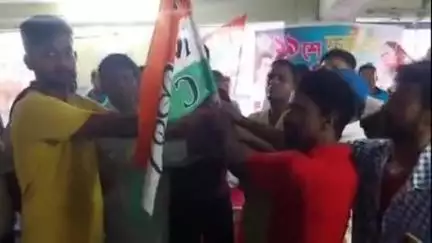 হাড়োয়া: আটপুকুর এলাকায় তৃণমূলে যোগদান, গোপালপুর থেকে কটাক্ষ BJP নেতার