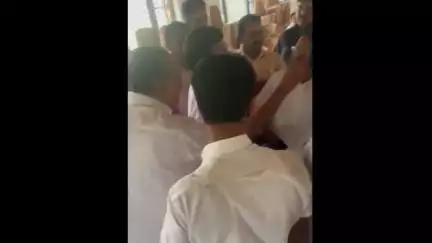 സുൽത്താൻബത്തേരി: ഡി.സി.സി പ്രസിഡന്റ് എൻ.ഡി അപ്പച്ചനെ കൈയേറ്റം ചെയ്ത് കോൺഗ്രസ് പ്രവർത്തകർ, സംഭവം ആടിച്ചിറയിൽ
