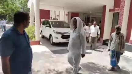मऊ: बिजुलिया गांव के व्यक्ति ने एसपी से लगाई न्याय की गुहार, कहा - मैं कमाने गया था, मेरा अपहरण नहीं हुआ है