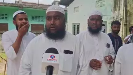 উত্তৰ লক্ষীমপুৰ: উচ্ছেদিত পৰিয়ালক পুনৰ সংস্থাপন আৰু ক্ষতিপূৰণৰ দাবী উত্তৰ লখিমপুৰত জিলা জমিয়ত উলামা ই হিন্দৰ সভাপতিৰ