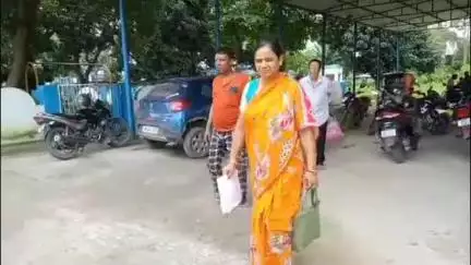 শান্তিপুর: নিজের জায়গায় পাওয়া সরকারি ঘর বানাতে গিয়ে প্রতিবেশী পরিবারের হাতে আক্রান্ত দম্পতি, ঘটনায় শান্তিপুর থানায় অভিযোগ দায়ের
