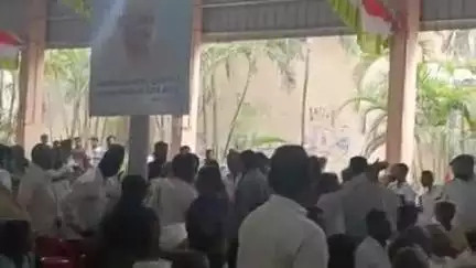 ಗದಗ: ವಿದ್ಯುತ್ ವೈಯರ್ ಕಟ್ ಆಗಿ ಗಬ್ಬು ವಾಸನೆ, ನಗರದ ಕಾಂಗ್ರೆಸ್ ಕಾರ್ಯಕ್ರಮದಲ್ಲಿ ಆತಂಕ