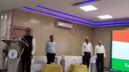 বারাবনী: আসানসোল ক্লাবে ব্যবসায়ী সংগঠনের বার্ষিক সম্বর্ধনা অনুষ্ঠান