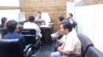 दंतेवाड़ा: गीदम में अब जनता को बार-बार नहीं लगाने पड़ेंगे नपं कार्यालय के चक्कर, अध्यक्ष रजनीश ने नपं में ली समस्त विभागों की बैठक