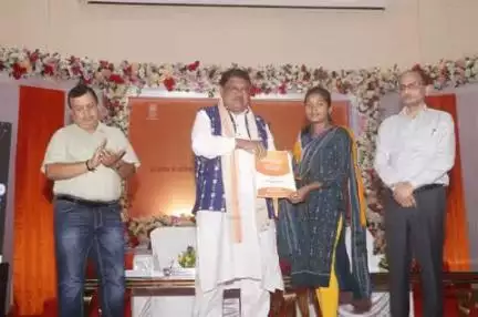 candidate receiving appointment letter at Rozgar Mela, Sambalpur