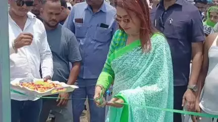রামপুরহাট ১: নারায়ণপুরে ৩ টি অত্যাধুনিক হাই মাস্ট টাওয়ার লাইটের উদ্বোধন করলেন সাংসদ শতাব্দী রায়