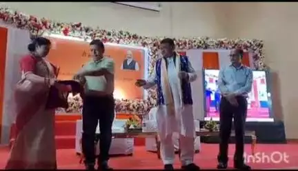 ସମ୍ବଲପୁର ମ୍ୟୁନିସିପାଲଟି: ଗଙ୍ଗାଧର ମେହେର ବିଶ୍ୱବିଦ୍ୟାଳୟରେ ରୋଜଗାର ମେଳା କାର୍ଯ୍ୟକ୍ରମ ଅନୁଷ୍ଠିତ, ଯୋଗ ଦେଲେ କେନ୍ଦ୍ରମନ୍ତ୍ରୀ