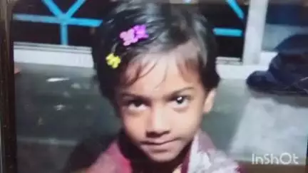 বর্ধমান ১: বাড়ির ছাদে খেলতে খেলতে ছাদ থেকে নিচে পড়ে মৃত্যু হল এক শিশু কন্যার, মুর্শিদাবাদ জেলার মারুট গ্রামের ঘটনা