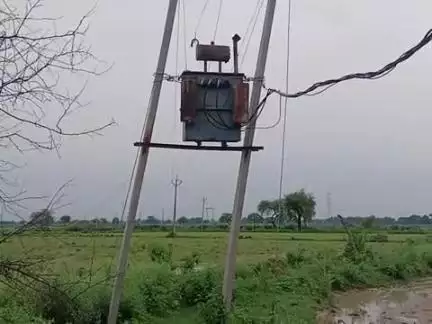 डॉक्टर राम मनोहर लोहिया 3000 नलकूपों योजना सामा
राजकीय नलकूप संख्या 105 नंबर ग्राम कामर समूह उरई विकासखंड डेकोर जनपदजालौ