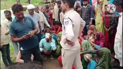 शाहनगर: धुबहा नाले में बहे किशोर का शव मिला, परिजनों ने जेब से पैसे गायब होने का आरोप लगाया