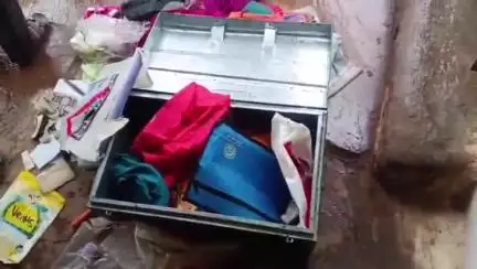 तालबेहट: खांदी के मजरा करीला में अज्ञात चोरों ने सूने घर को बनाया निशाना, ₹50,000 और सोने-चांदी के लाखों रुपये के आभूषण ले गए