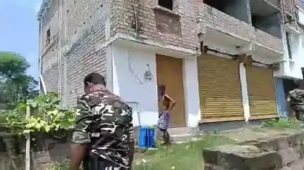 জলঙ্গি: ঘোষপাড়ায় অবৈধ সম্পত্তি শীল, অভিযুক্ত আনিউল হক – আদালতের নির্দেশে অভিযান জলঙ্গী থানার পুলিশের