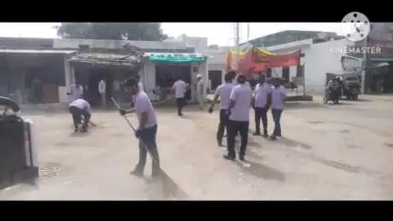 मारवाड़ जंक्शन: आऊवा मे एचपीसीएल कंपनी के कर्मचारीयो ने स्वच्छता पखवाड़ा मे पुरानी पुलिस चोकी के पास सफाई की।