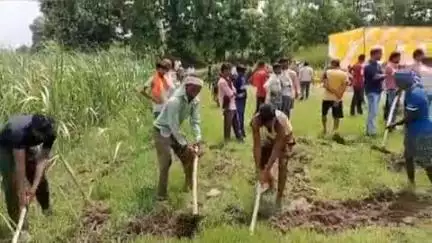 बहराइच: चित्तौरा झील से अयोध्या तक जाने वाली ऐतिहासिक टेढ़ी नदी के पुनरुद्धार कार्यक्रम की हुई शुरुआत