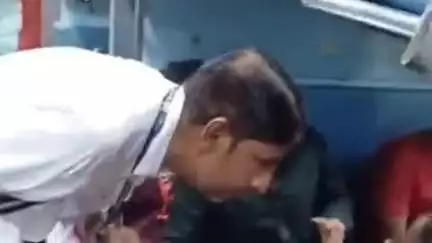 लाडपुरा: कोटा-शामगढ़ रेलमार्ग पर औचक टिकट चेकिंग में नई दिल्ली-डॉ अम्बेडकर नगर एक्सप्रेस में 41 यात्रियों से वसूला गया जुर्माना