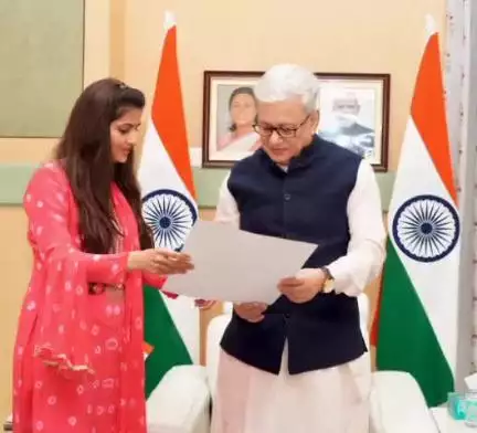 నిర్మల్: దేశవాళీ అవుల సంరక్షణకు తగిన చర్యలు తీసుకోవాలని గవర్నర్ ను కోరిన సేవ్ దేశీ కౌస్ క్యాంపెనర్ దివ్యా రెడ్డి