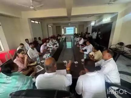 तराना: सावन माह में श्री तिलभांडेश्वर महादेव की पारंपरिक सवारी को लेकर तराना विधायक ने नगर परिषद में की बैठक