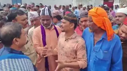 खंडवा नगर: फकीर मोहल्ले में मारपीट की घटना में युवक की हुई मौत, परिजनों ने पड़ावा मस्जिद के पास शव को रखकर की कार्रवाई की मांग