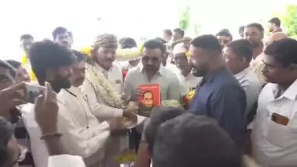 ಚಿತ್ರದುರ್ಗ: ನನ್ನ ಮೇಲೆ ಅಭಿಮಾನವಿದ್ದರೆ ಹಾರ ಹಾಕ್ಬೇಡಿ: ನಗರದಲ್ಲಿ ಅಭಿಮಾನಿಗಳಿಗೆ ಸಚಿವ ಸಂತೋಷ್ ಲಾಡ್ ಮನವಿ