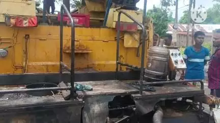 কৈলাশহর: কৈলাসহর গৌরনগর এলাকায় আগুন লাগানো হল ঠিকাদার আব্দুল মান্নানের গাড়িতে