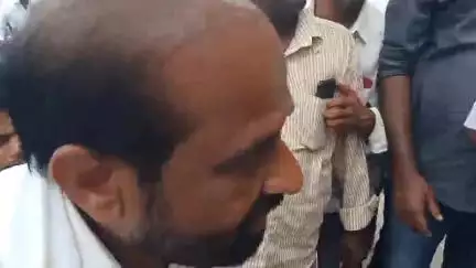 పట్టణంలో పాదయాత్ర చేస్తూ టీడీపీ కార్యాలయంకు వచ్చిన మంత్రి సత్యకుమార్ యాదవ్