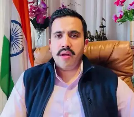 शिमला शहरी: PWD मंत्री विक्रमादित्य सिंह ने कहा- प्रदेश का विकास करवाना प्राथमिकता है, प्रभावित क्षेत्र के लिए दी गई राशि
