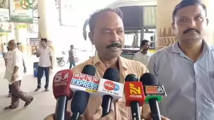 ଅନୁଗୋଳ: ଜିଲ୍ଲାରେ ବସ୍‌ ଚାଲିବା ନେଇ ବସଷ୍ଟାଣ୍ଡରେ ପ୍ରତିକ୍ରିୟା ରଖିଲେ ଜିଲ୍ଲା ଘରୋଇ ବସ୍‌ ମାଲିକ ସଂଘ ସଭାପତି ମାନସ ସାମଲ