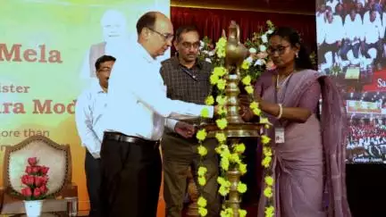 തിരുവനന്തപുരത്ത് റോസ്ഗാർ മേളയുടെ ഉദ്ഘാടനം ദക്ഷിണ റെയിൽവേ തിരുവനന്തപുരം ഡിവിഷണൽ മാനേജർ ഡോ. മനീഷ് ധപ്യാല്‍ നിർവഹിക്കുന്നു
