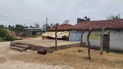 मोहाडी: मुंडरी बुजुर्ग येथे हातभट्टीची दारू विक्री करणाऱ्या आरोपी विरुद्ध करडी पोलिसात गुन्हा दाखल