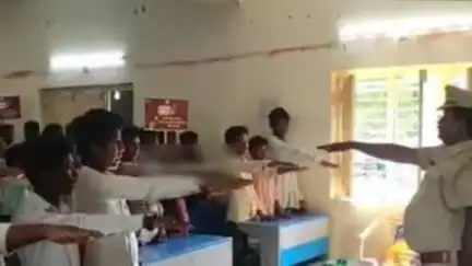 దర్శి: రాజుపాలెం ప్రభుత్వ పాఠశాలలో మత్తు పదార్థాలకు బానిసలు కావద్దని అవగాహన కల్పించిన ఎక్సైజ్ శాఖ సిఐ శ్రీనివాసరావు