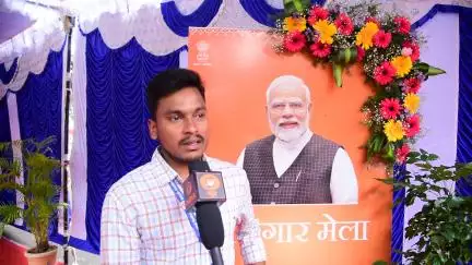 Candidate Expressing his happiness at Rozgarmela,Guntakal while receiving appointment Letter
#Rozgarmela