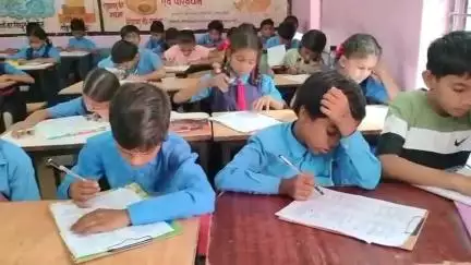 गंडई में नवोदय विद्यालय प्रवेश के लिए निःशुल्क कोचिंग क्लास के चयन हेतु 285 बच्चों ने दी परीक्षा