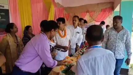 चानन: मननपुर हाई स्कूल के मैदान में 3 दिवसीय प्रखंड स्तरीय मशाल खेल प्रतियोगिता का हुआ उद्घाटन