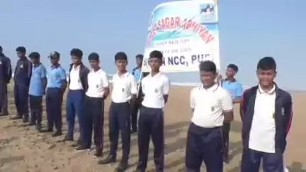 ପୁରୀ ମ୍ୟୁନିସିପାଲଟି: ବିଶ୍ୱ କାଗଜ ଦିବସ ଅବସରରେ ncc ଛାତ୍ର ଛାତ୍ରୀ ଙ୍କ ଦ୍ୱାରା ପୁନିତ ସାଗର ଅଭିଯାନ ରେ ବେଳାଭୂମି ସଫେଇ କାର୍ଯ୍ୟକ୍ରମ ଅନୁଷ୍ଠିତ ହୋଇଥିଲା l