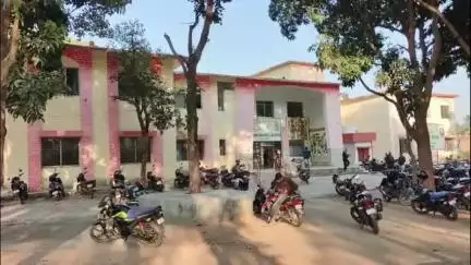 गांडेय: बीडीओ चैम्बर में बीडीओ ने शिक्षा विभाग के बीपीओ व अन्य सीआरपी-बीआरपी के साथ की बैठक