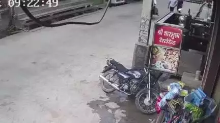 सोजत: जैन मंदिर से दर्शन कर घर लौट रही युवती के गले से सोजत रोड थाने के निकट आरोपी ने व्हाइट गोल्ड की चेन तोड़ी, केस दर्ज