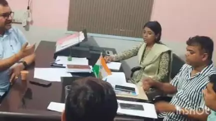 पतरघट: पतरघट में डीडीसी ने मतदाता पुनरीक्षण कार्यों का लिया जायजा, अधिकारियों को दिए दिशा निर्देश