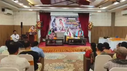 आज़मगढ़: भाजपा नेत्री विभा बरनवाल ने कहा, हम बाटेंगे तो काटेंगे, कुछ राजनीतिक दल जाति-पात के सहारे सत्ता की कुर्सी चाहते हैं