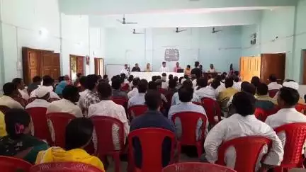 चेवाड़ा: चेवाड़ा के अंबेडकर भवन में बीएलओ के साथ एक बैठक का आयोजन किया गया