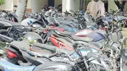 भरगामा: भरगामा थाने में जब्त गाड़ियों की नीलामी न होने के मामले में प्रमंडलीय आयुक्त ने लिया संज्ञान