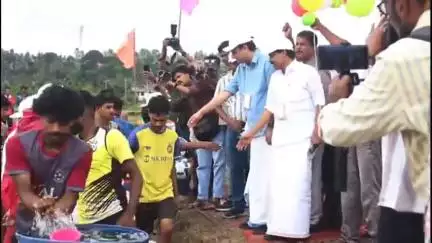 സുൽത്താൻബത്തേരി: ആവേശം കൊടുമുടിയിൽ, ജില്ലാ മഡ് ഫെസ്റ്റിന് പൂളവയലിൽ തുടക്കം, മന്ത്രി മുഹമ്മദ് റിയാസ് ഉദ്ഘാടനം ചെയ്തു